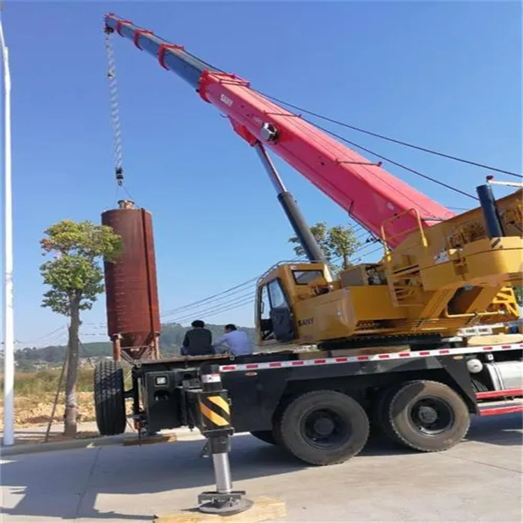 海南专业吊车租赁多少钱