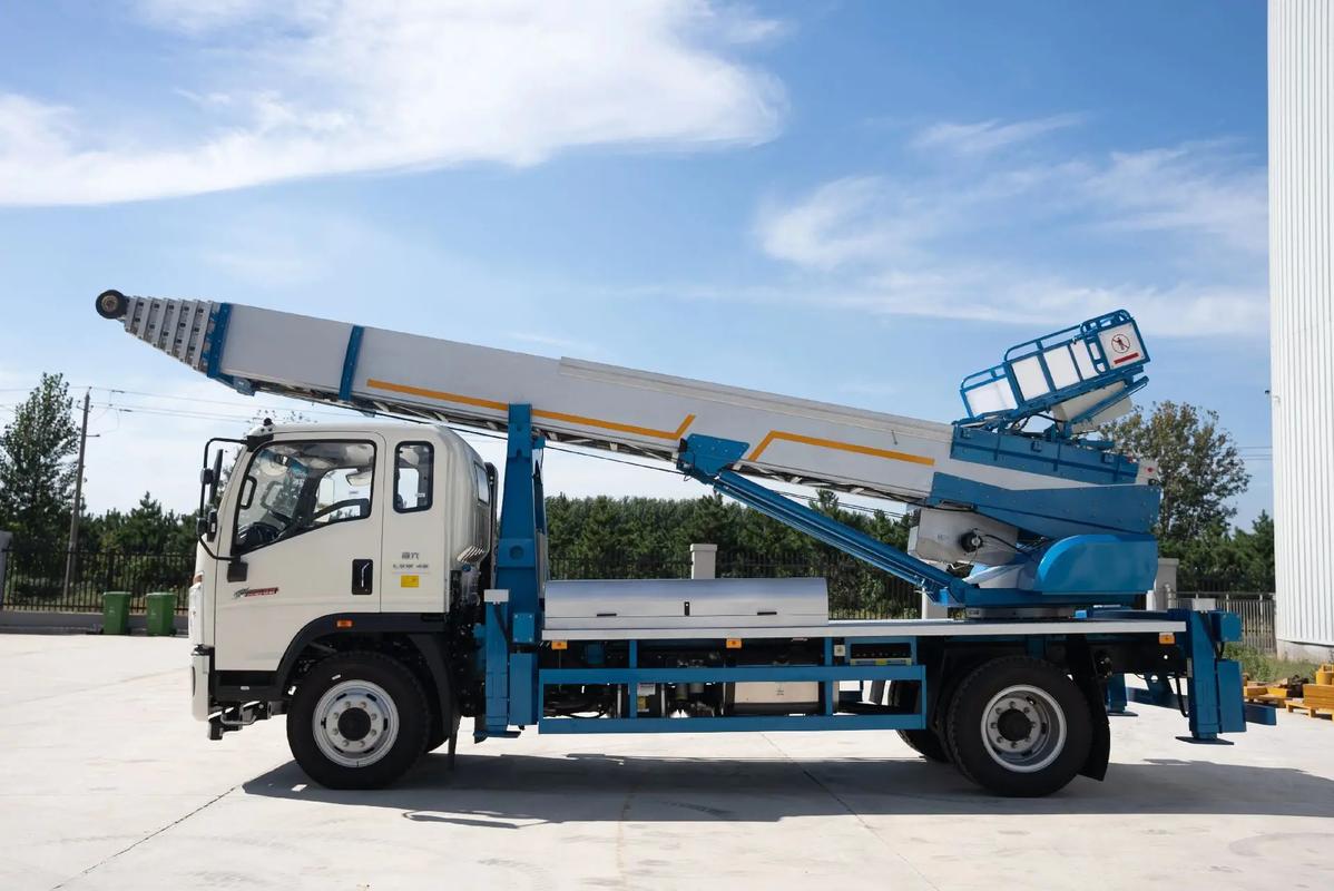 海南云梯上料车租赁费用